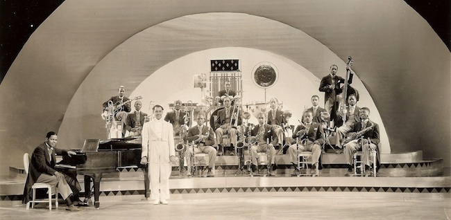 1936 Singing Kid LC Orchestra face copie.jpg