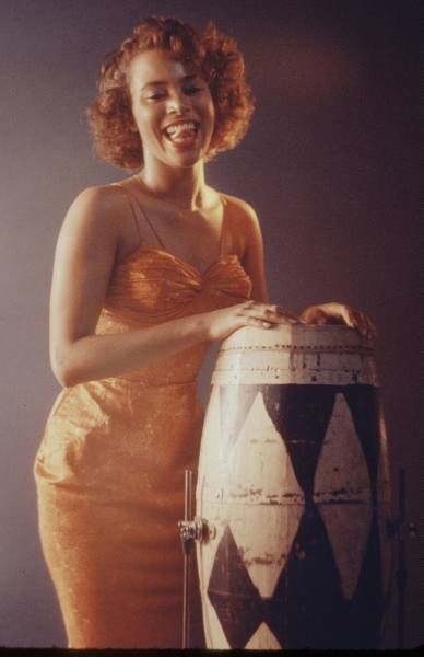 1957 Sallie BLAIR bongo.jpg