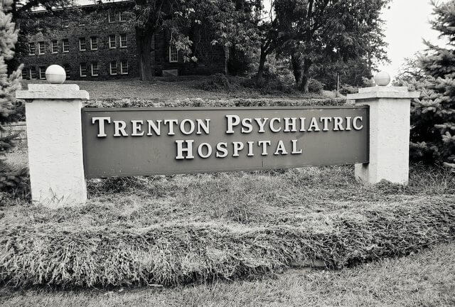 Trenton Psychiatric Hospital Entrance.jpg