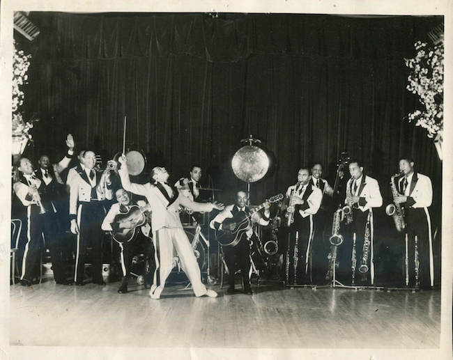 1932 Cab Calloway orchestra  Morris White guitar.jpg