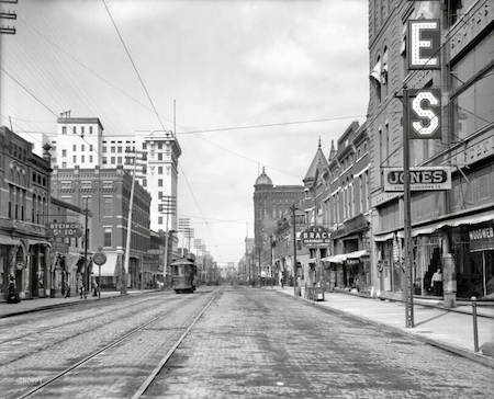 1910 Little Rock Main Street SHORPY.jpg