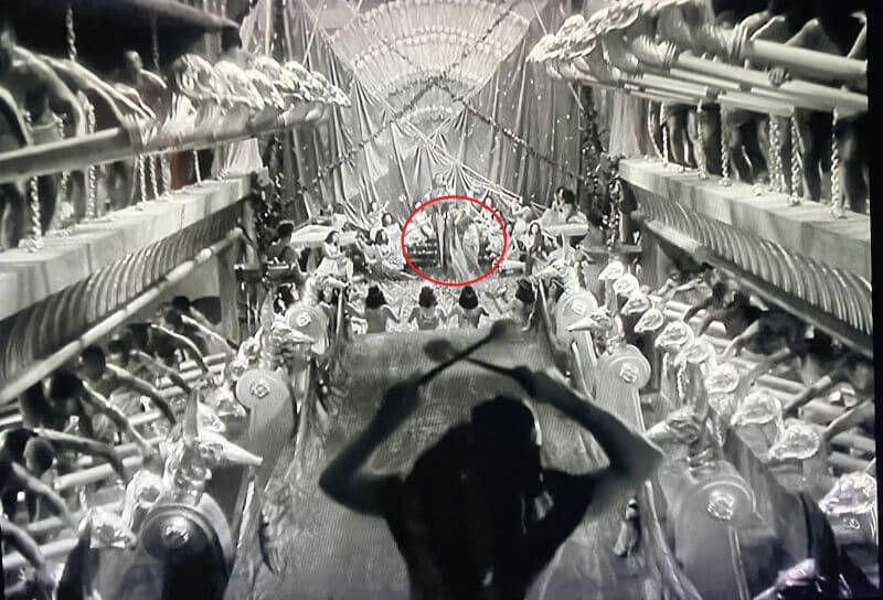 20b screen capture from Cleopatra 1934 circled.jpg