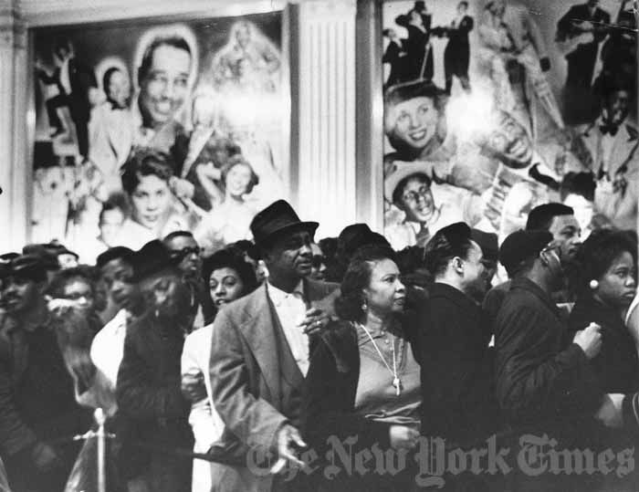 1965 Apollo Theater lobby.jpg